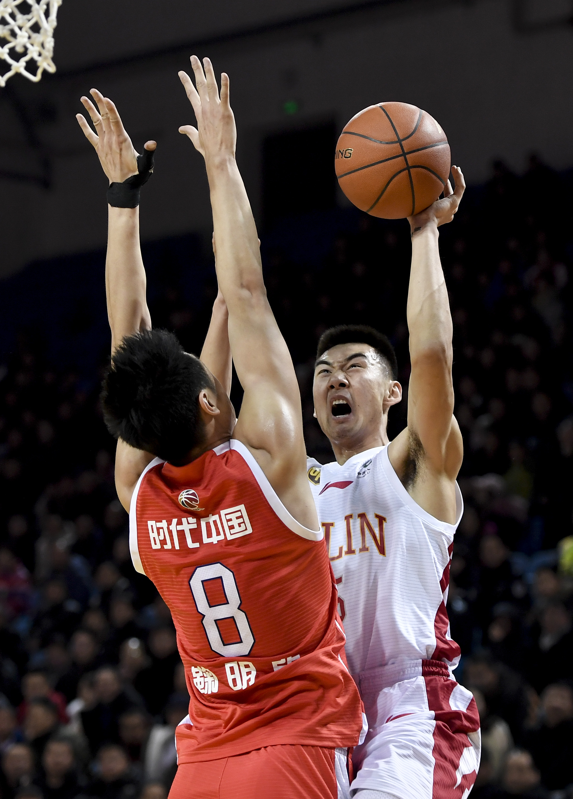 的表现相对 的表现相对